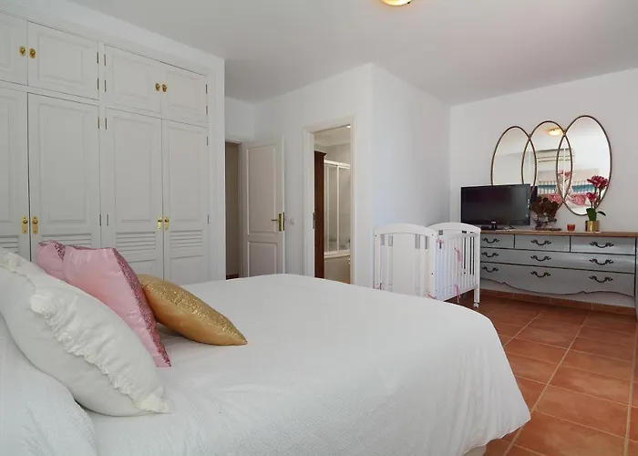 Atolon Main Center By Pvl